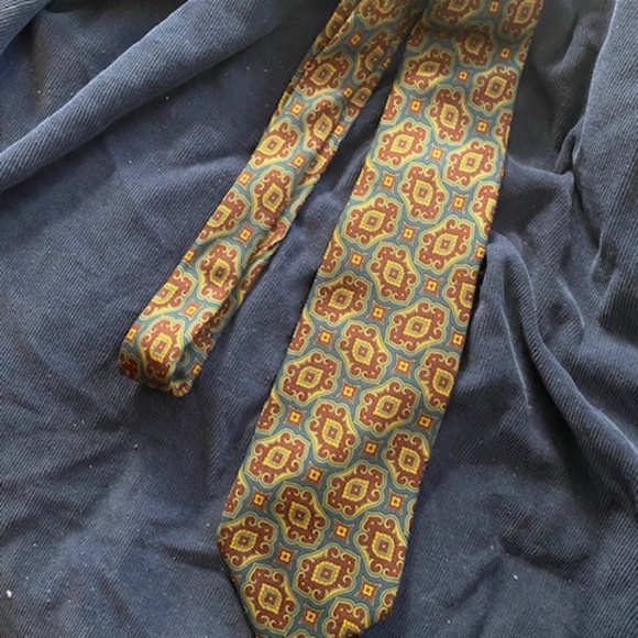 VINTAGE BARNEYS NEW YORK SILK TIE ---- MADE IN ITALY - Picture 1 of 7